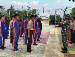 Babinsa Koramil 1407-09/Lapri Laksanakan Pembinaan PBB Kepada Siswa-Siswi MTs 3 Bone