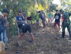 Wujudkan Akses Layak, Babinsa Koramil 1407-04/Tellusiatinge Hidupkan Kembali Semangat Gotong Royong