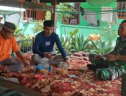 Gandeng Tokoh Masyarakat, Babinsa Koramil 15/Mare Kodim Bone Jalin Komunikasi Harmonis Demi Keamanan Desa