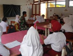 Semaikan Jiwa Nasionalisme, Babinsa Palakka Kodim 1407/Bone Sentuh Hati Siswa SDN 28 Desa Usa