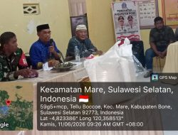 Babinsa Kodim Bone Koramil 15/Mare Hadiri Pembagian Bantuan Pangan Di Kantor Desa Tellu Boccoe