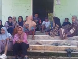 Komsos Babinsa Koramil 16/Tonra Kodim 1407/Bone : Upaya Menjaga Kondusifitas Wilayah Bersama Tokoh Agama Dan Masyarakat
