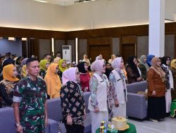 Mewakili Dandim, Kasdim 1407/Bone Bersama Ketua Persit Hadiri Pelepasan Peserta Didik TK Kartika XX-33