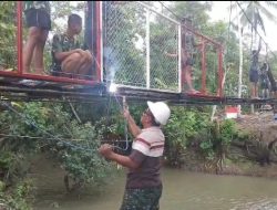 Progres Signifikan, Jembatan Perintis Garuda Tahap III Kodim 1407/Bone Mulai Dipasangi Ram Dan Papan Alas
