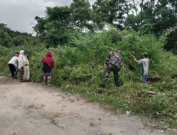 Babinsa Koramil 20/Bontocani Kodim 1407/Bone Dukung Lingkungan Bersih Dan Sehat Di Desa Binaan