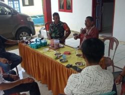 Babinsa Koramil 1407-19/Kahu Perkuat Kedekatan Dengan Warga Melalui Komsos