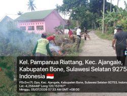 Semangat Gotong Royong, Babinsa Koramil 1407-01/Ajangale Dan Masyarakat Kompak Bersihkan Lingkungan Di Pompanua Riattang