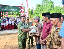 Jembatan Perintis Garuda Aramco Diresmikan, Warga Batu Gading Terima Paket Sembako