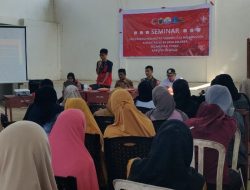 Babinsa Koramil 1407-10/Ponre Hadiri Seminar Program Kerja KKN Profesi Kesehatan UNHAS Di Desa Salebba