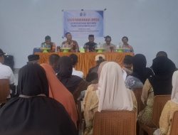 Komitmen TNI Mendukung Pembangunan Desa, Babinsa Koramil 1407-19/Kahu Hadiri Musyawarah Desa Batulappa