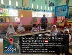 Babinsa Koramil 1407-02/Dua Boccoe Laksanakan Kegiatan Mengajar Di Sekolah Dasar Wilayah Binaan