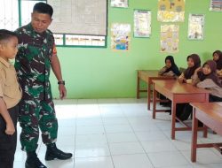 Babinsa Lapri Kodim 1407/Bone Berikan Pembelajaran Bela Negara Kepada Siswa SD Desa Tenri Pakkua