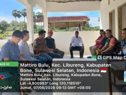 Babinsa Koramil 1407-14/Libureng Perkuat Hubungan Dengan Pemerintah Desa Melalui Komsos