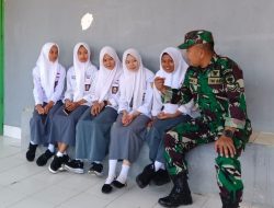 Babinsa Koramil 1407-18/Kajuara Kodim Bone Gelar Komsos Bersama Siswi MAN 4 Bone