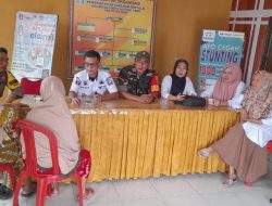 Babinsa Tanete Riattang Kodim 1407/Bone Perkuat Komsos Bersama Staf Kelurahan Dan Warga Panyula