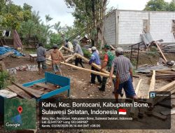 Semangat Gotong Royong, Babinsa Bontocani Kodim 1407/Bone Bantu Warga Bangun Rumah Di Kelurahan Kahu