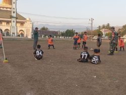 Babinsa Ramil 14 Libureng Kodim 1407/Bone Beri Suntikan Semangat Di Tengah Latihan SSB Junior Ceppaga