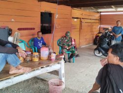 Babinsa Ramil 03 Cenrana Kodim 1407/Bone Gelar Komsos Bersama Warga di Dusun Batu Tanre