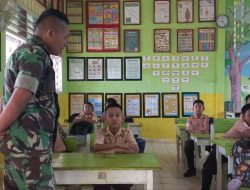 Bukan Sekadar Bertugas, Babinsa Ramil Kahu Kodim Bone Hadir Menanamkan Semangat Kebangsaan Di Lingkungan Sekolah