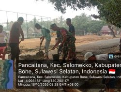 Babinsa Ramil 17/Salomekko Kodim 1407/Bone Bantu Pengecoran Tangga Dan Jalan Setapak Di Pancaitana