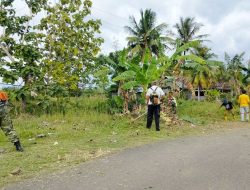 Koramil 1407-14/Libureng Kodim Bone Perkuat Kemanunggalan TNI-Rakyat Melalui Kerja Bakti